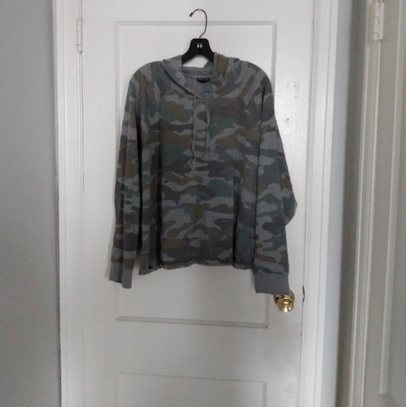 Torrid Heathered Grey Camo Midi Hoodie - Picture 3 of 3